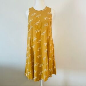Summer Floral Dress Mustard Yellow and White Old Navy Women’s Medium